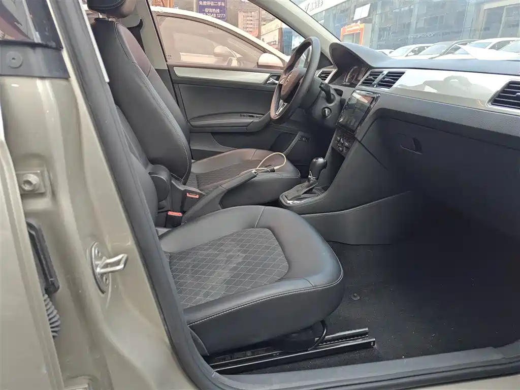 Škoda Rapid 2019 1.5L Automatic Comfort China V фото 25