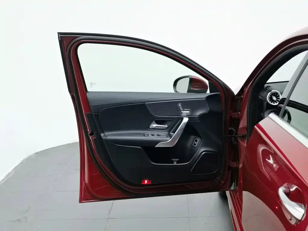 Mercedes-Benz A-Class, миниатюра 8