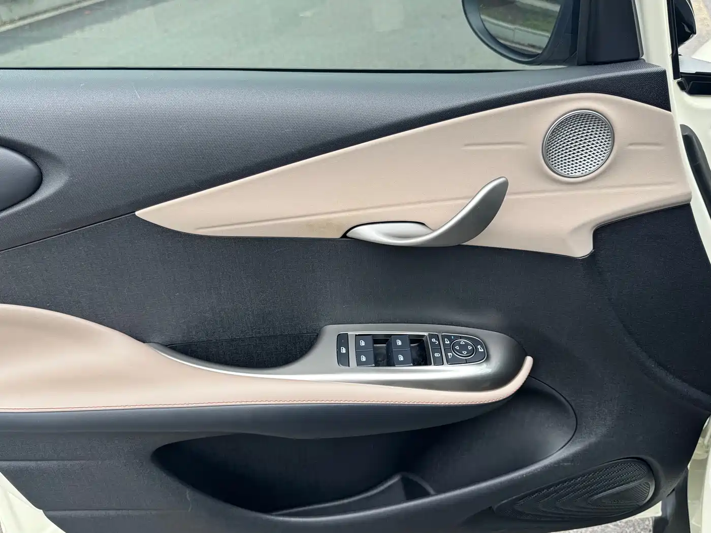 BYD Dolphin 2024 Glory Edition 420km Fashion Edition фото 11
