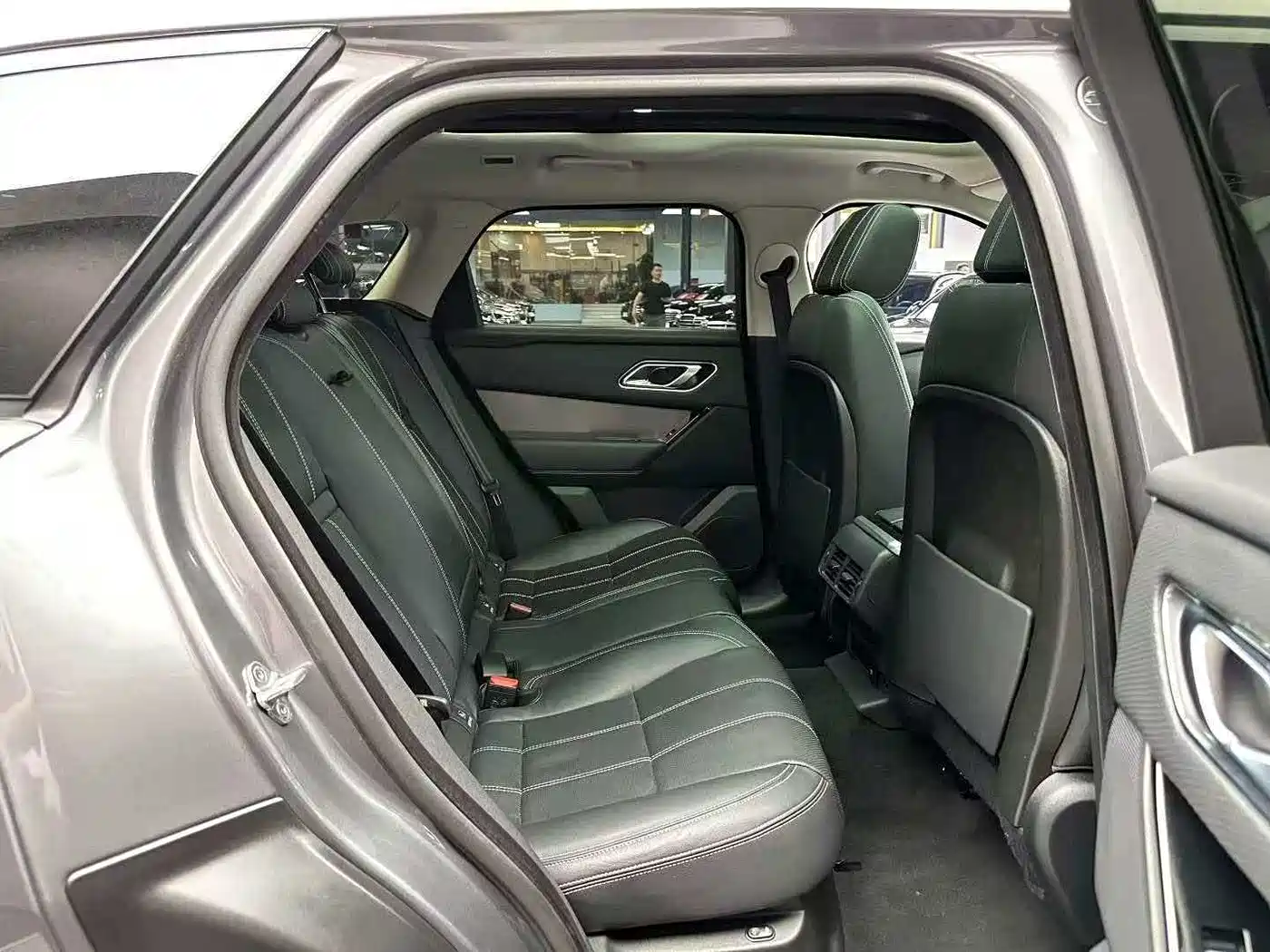 Land Rover Range Rover Velar 2019 250PS R-DYNAMIC S фото 4