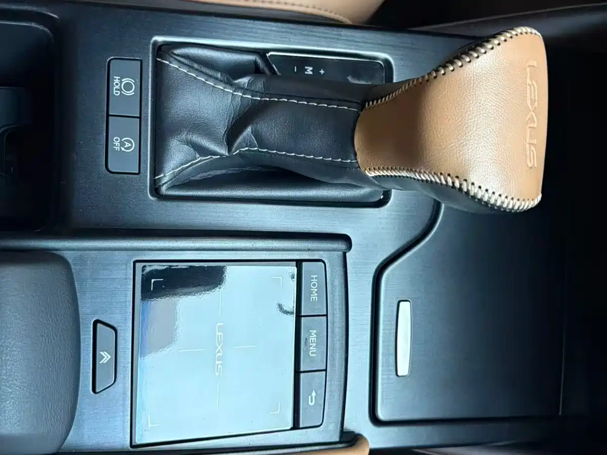 Lexus ES 2020 200 Excellence фото 26