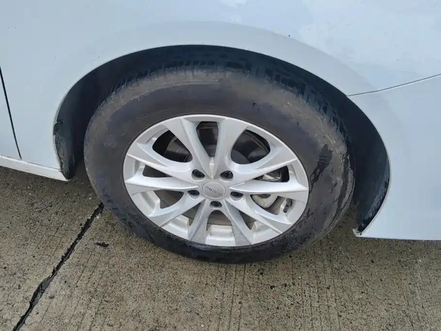 Roewe i5 2025 2026 1.5L Manual STD