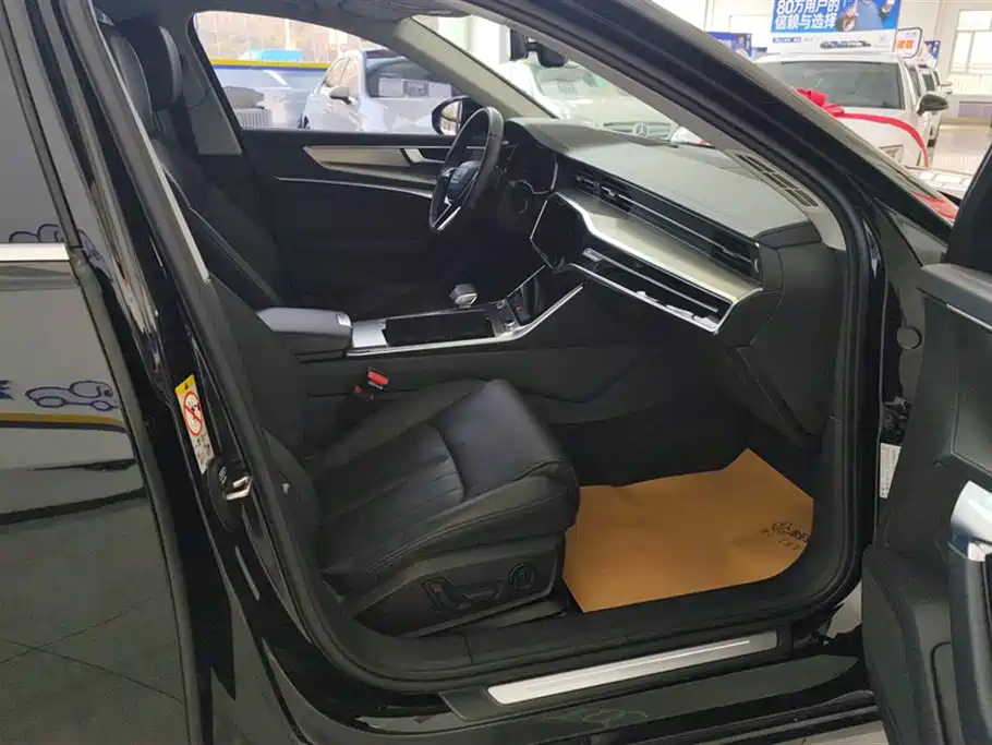 Audi A6L 2021 45 TFSI Exclusive Elegance фото 8