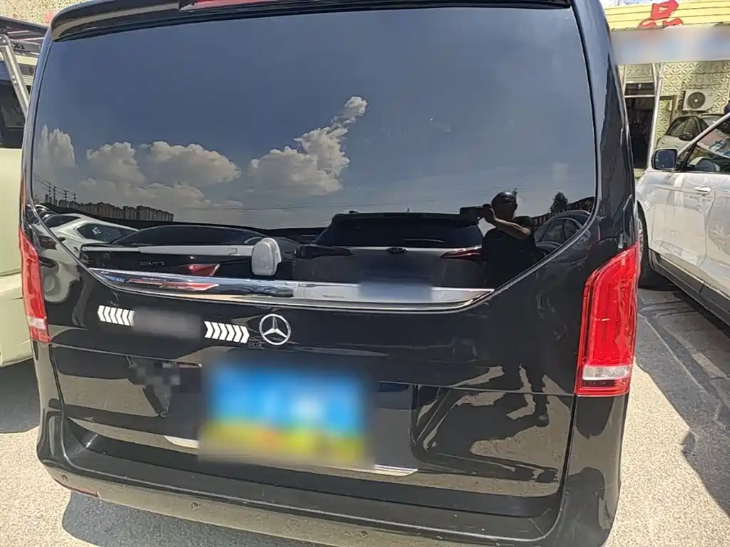 MERCEDES-BENZ V-CLASS