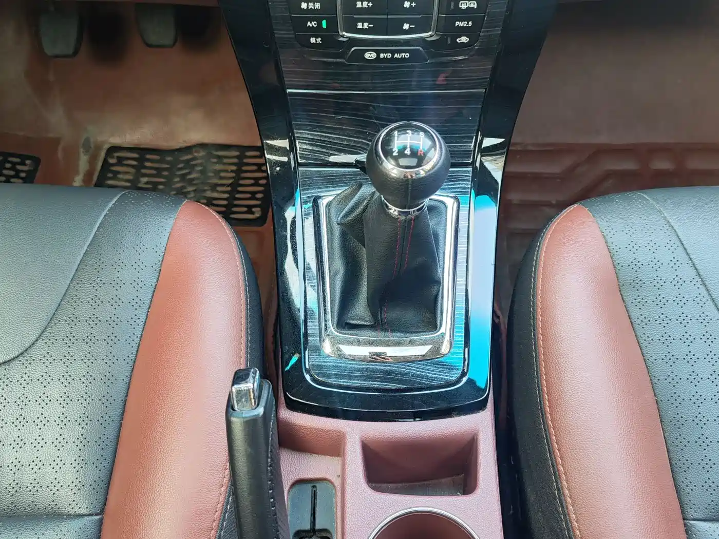 BYD Surui 2015 Facelift 1.5L Manual Luxury фото 17