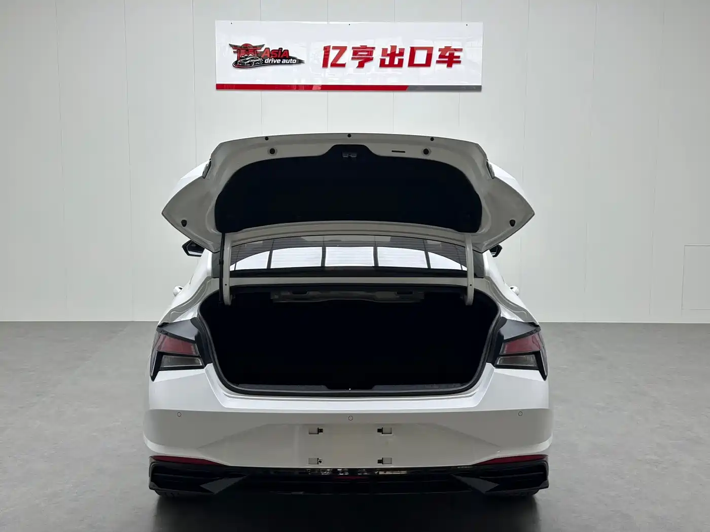 Hyundai Elantra 2023 1.5L CVT GLX Elite Edition фото 17