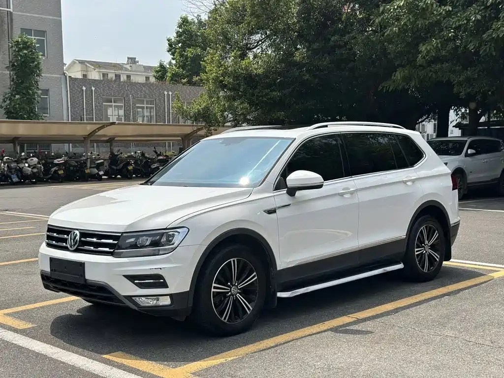 Фото 1 - Volkswagen Tiguan L