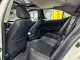 Фото 8 - Lexus IS