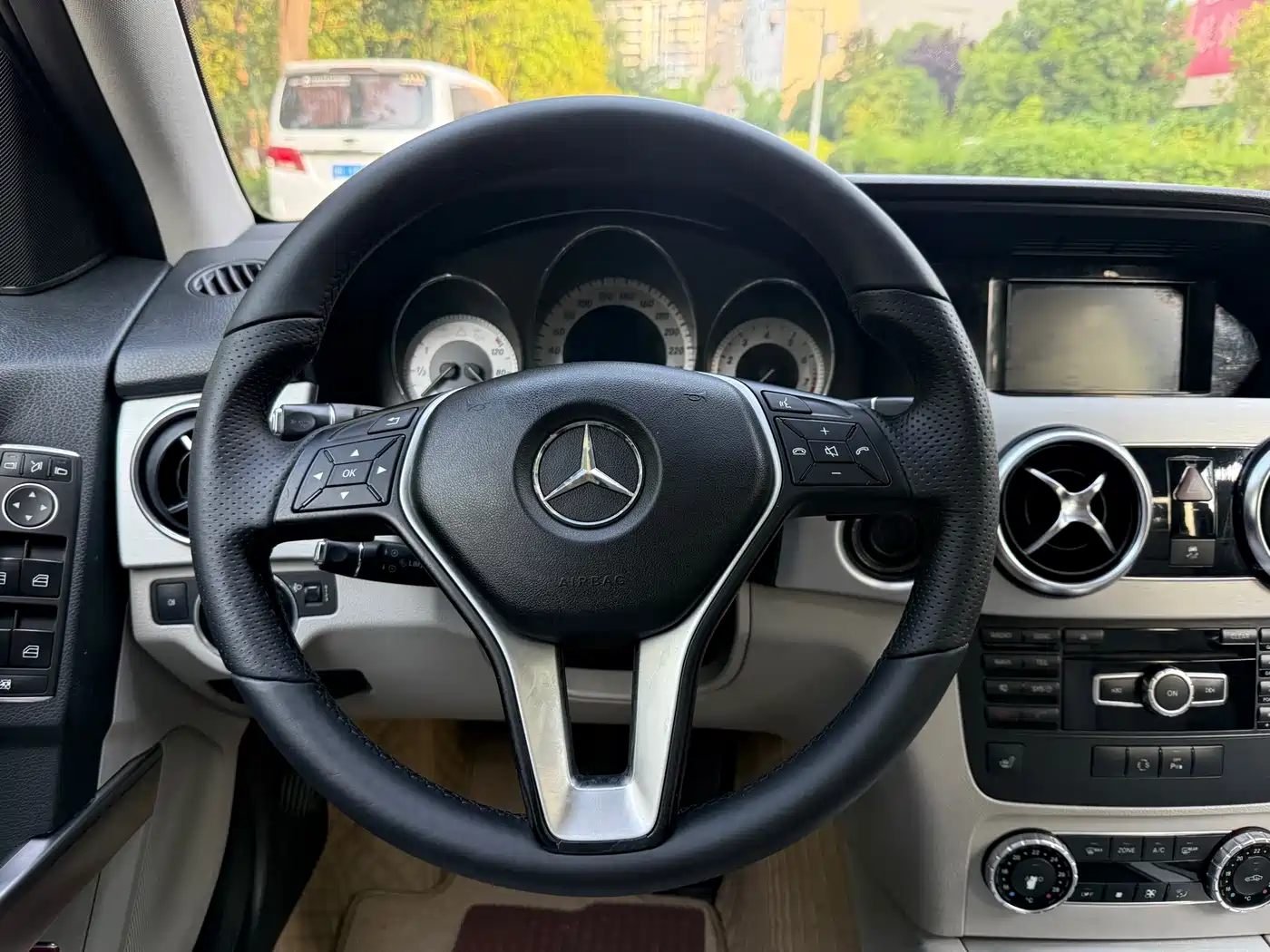 Mercedes-Benz GLK-Class 2013 GLK 300 4MATIC Dynamic Sunroof фото 6