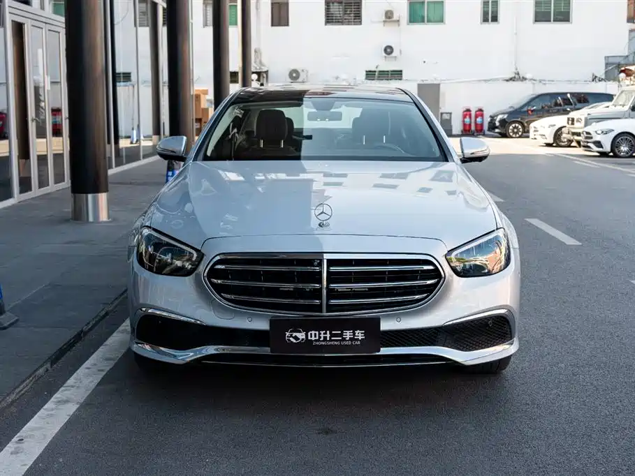 Mercedes-Benz E-Class 2023 E 300 L Fashion фото 4
