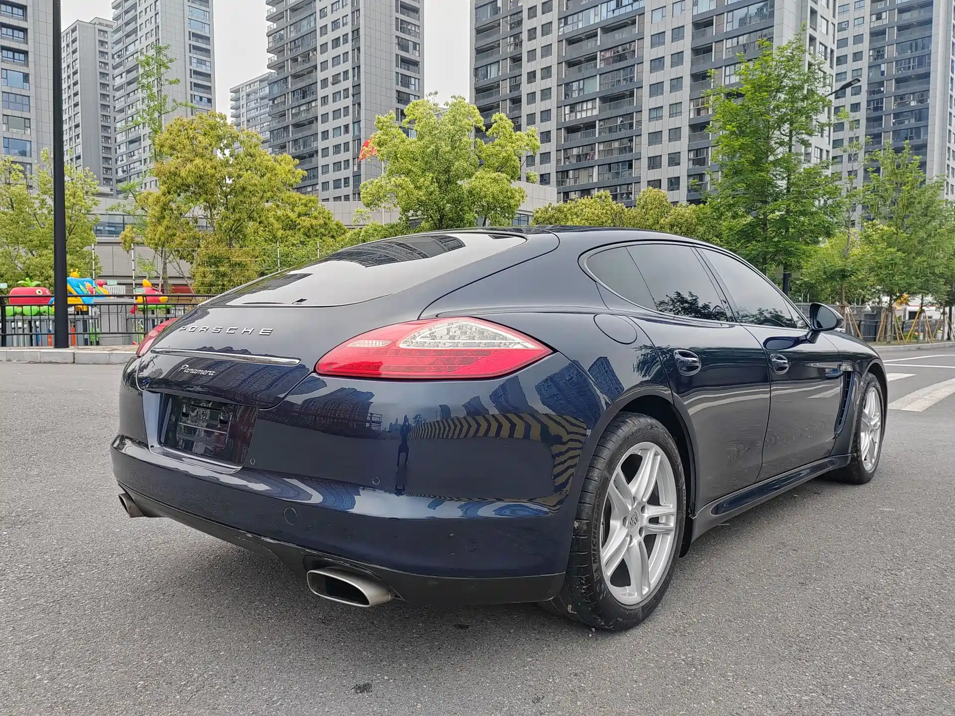 Photo 6 - Porsche Panamera