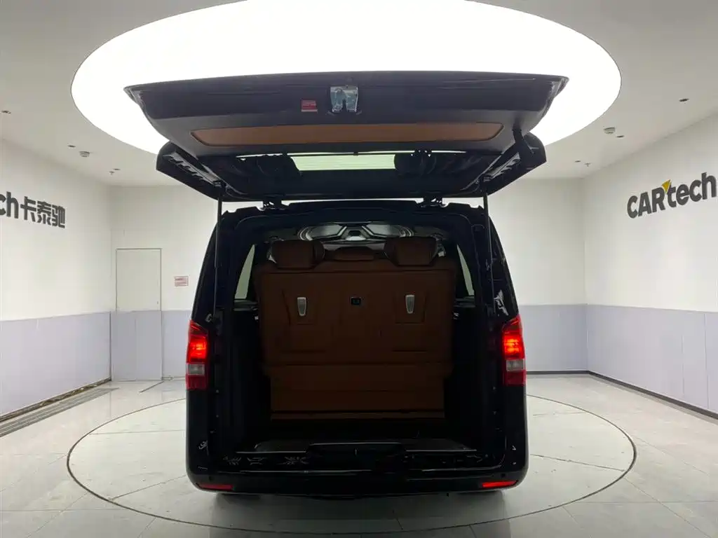 Mercedes-Benz Vito 2023 2.0T Business 7-Seater фото 25