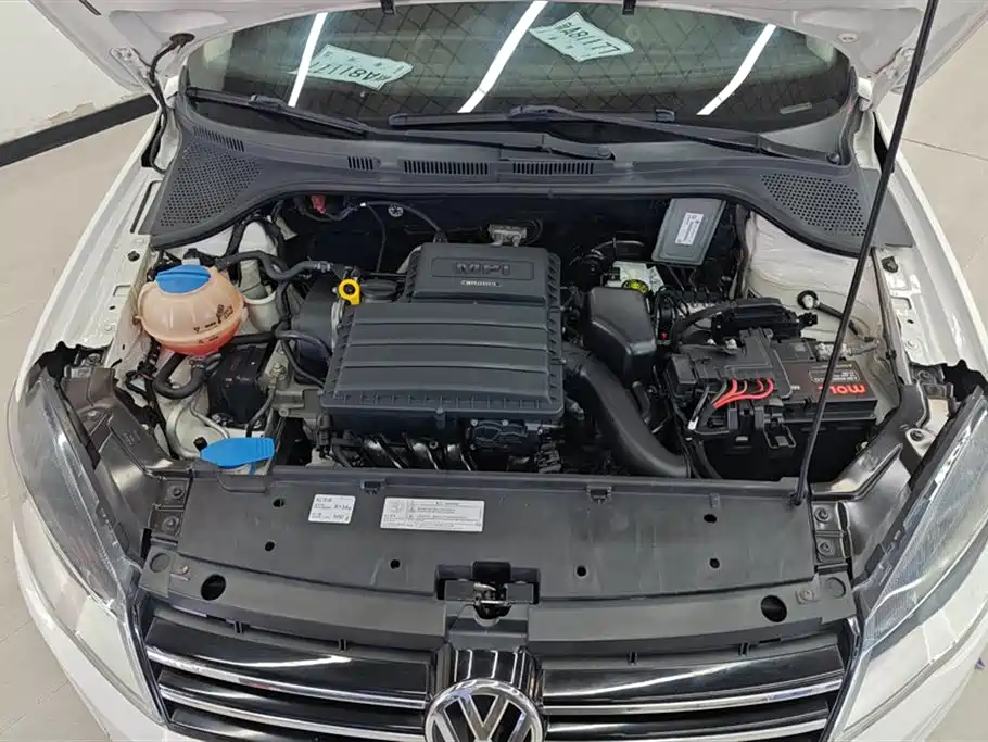 Volkswagen Jetta 2013 1.6L Automatic Comfort фото 10