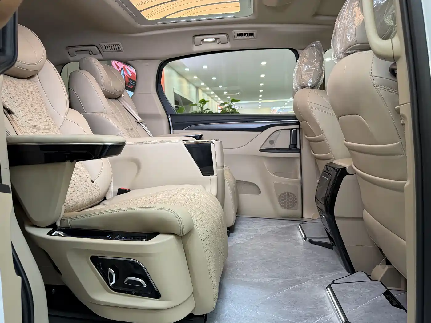 Buick GL8 2025 Land Business Class Comfort DG Edition фото 17