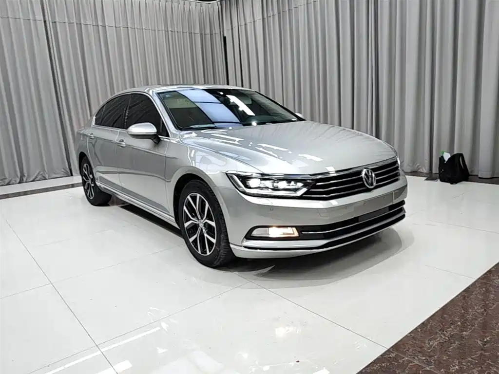 Volkswagen Magotan 2017 330TSI DSG Premium фото 22