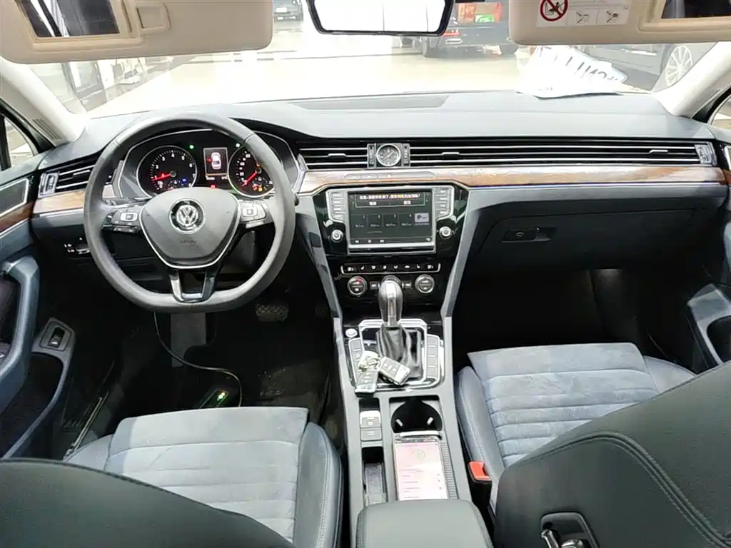 Volkswagen Magotan 2017 330TSI DSG Premium фото 6