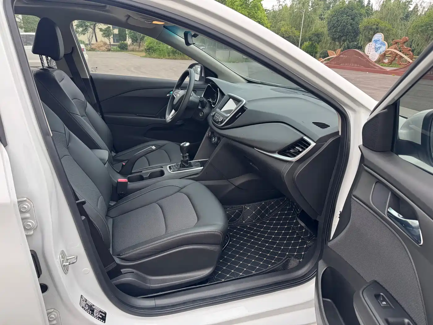 Chevrolet Cavalier 2016 1.5L Manual Delight Edition фото 9