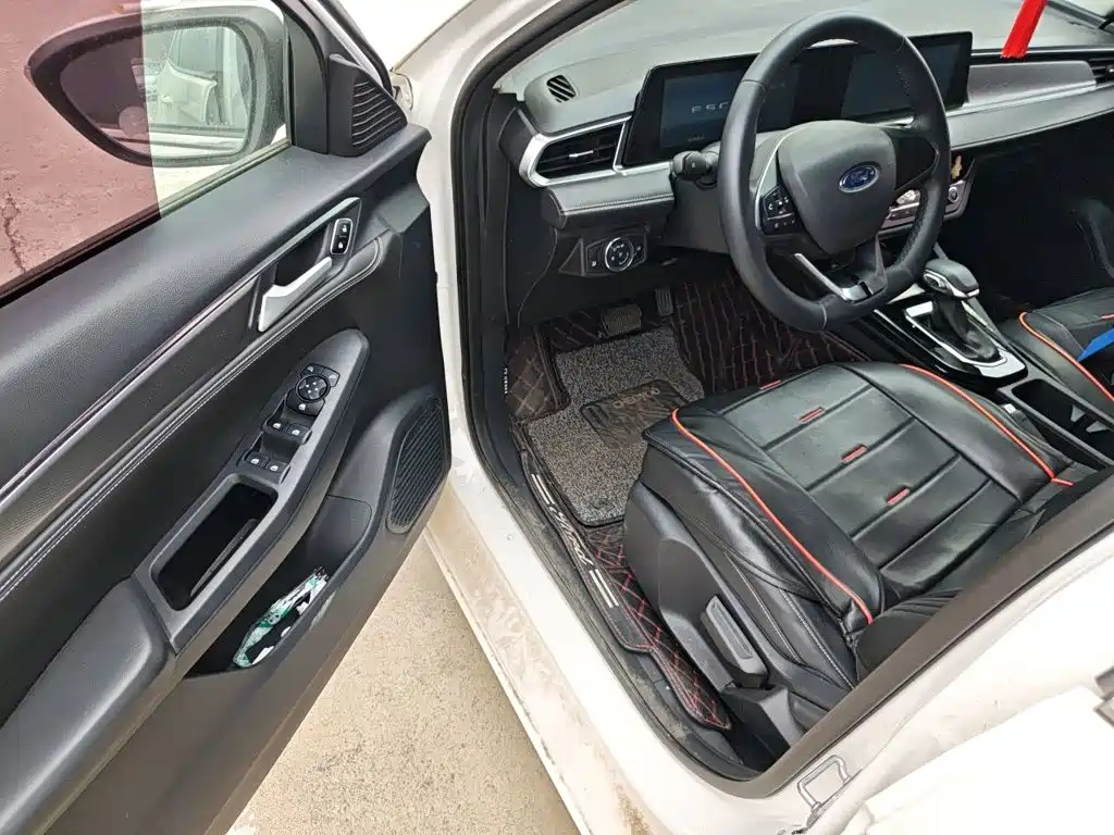 Ford Escort 2022 2021 1.5L Automatic Diamond Edition