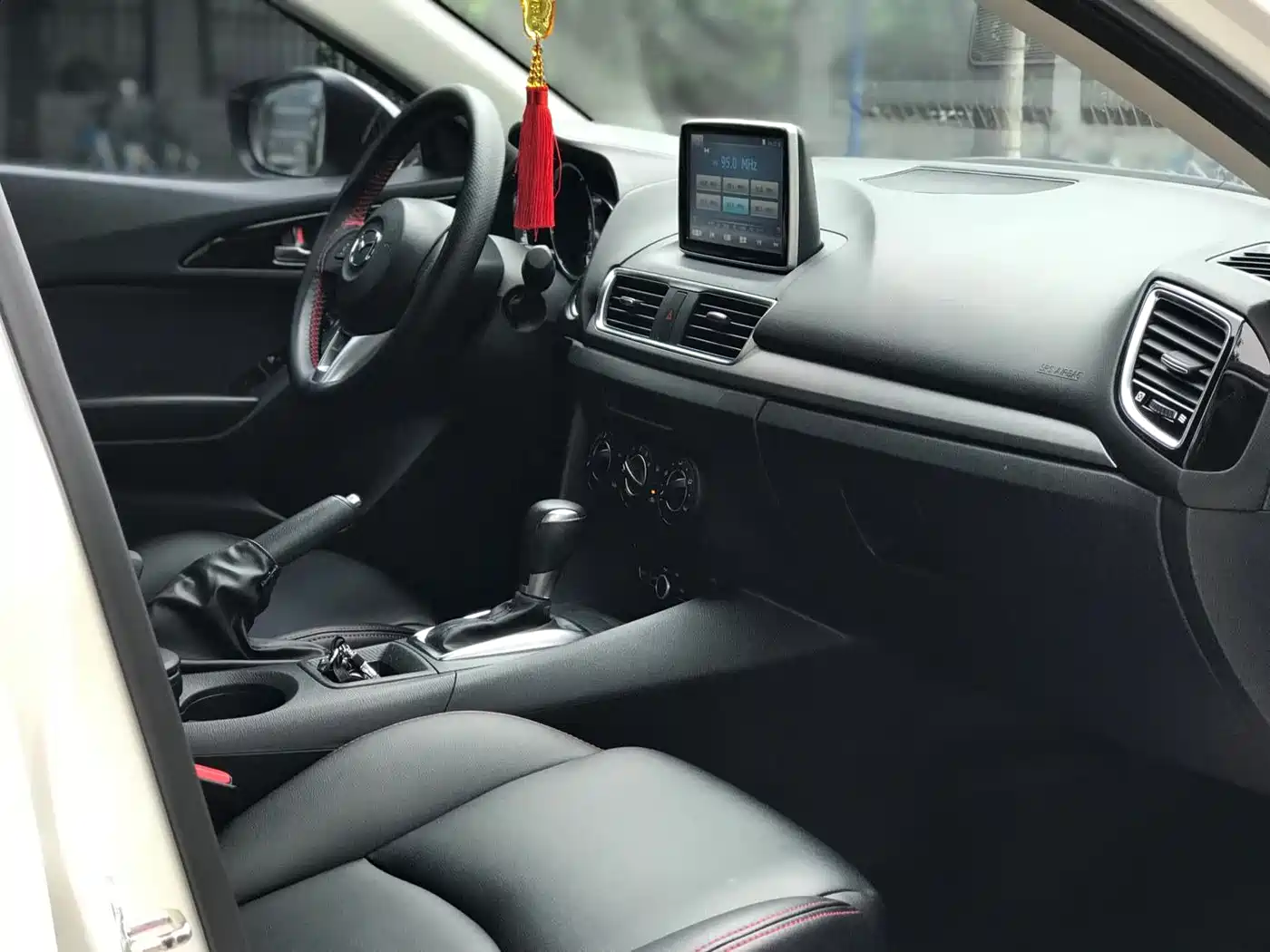 Mazda Mazda3 Axela 2016 Sedan 1.5L Automatic Comfort фото 8