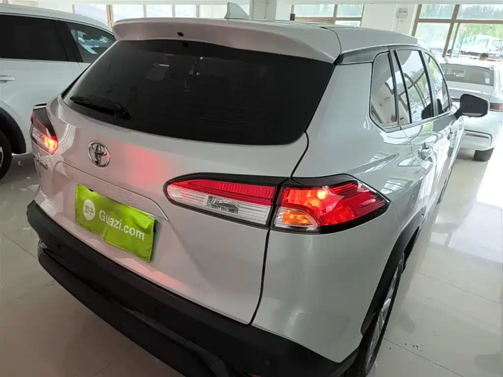 Toyota Frontlander 2022 2.0L CVT Leading Edition фото 6