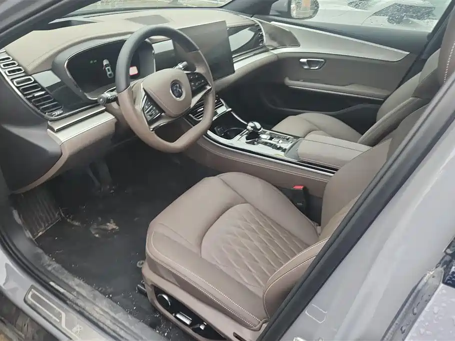 BYD Han 2025 DM-i Smart Driving Edition 125KM Honor фото 9