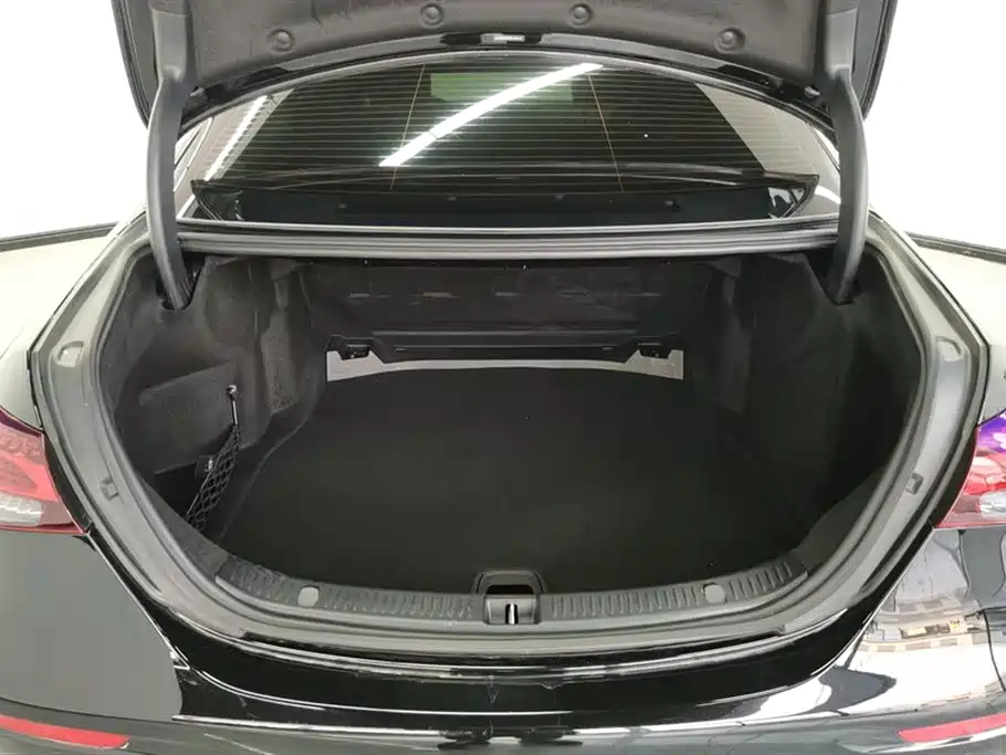 Mercedes-Benz E-Class 2023 E 300 L Luxury фото 4