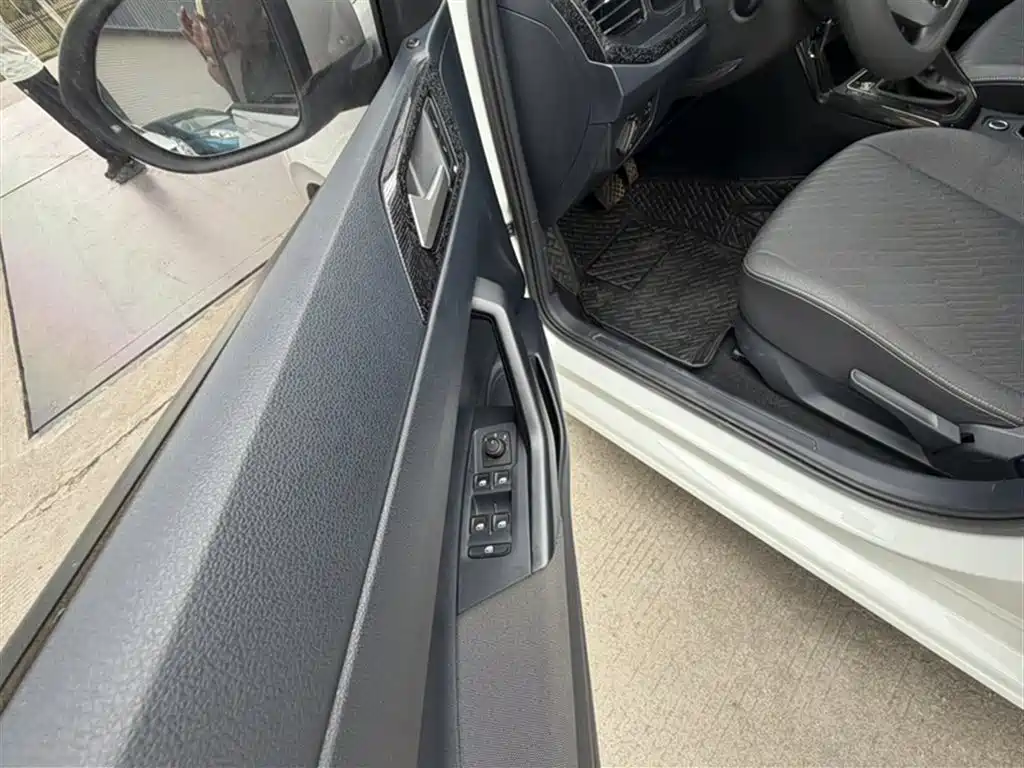 Volkswagen Lavida 2023 Xinrui 1.5L Auto Xinyi Edition фото 2
