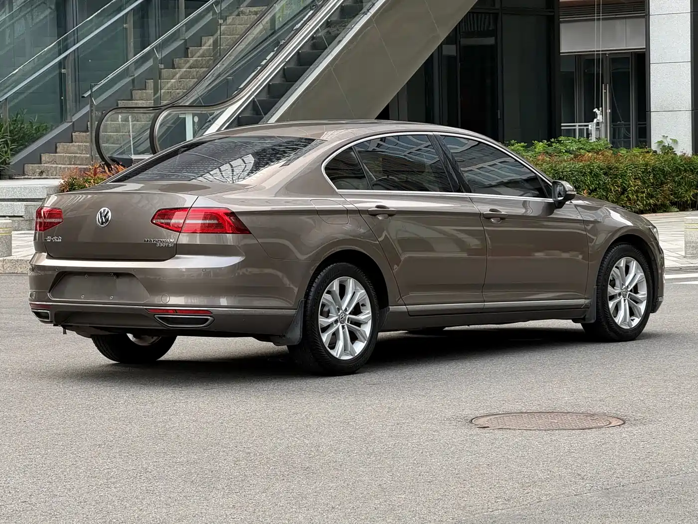 Volkswagen Magotan 2017 330TSI DSG Luxury фото 4