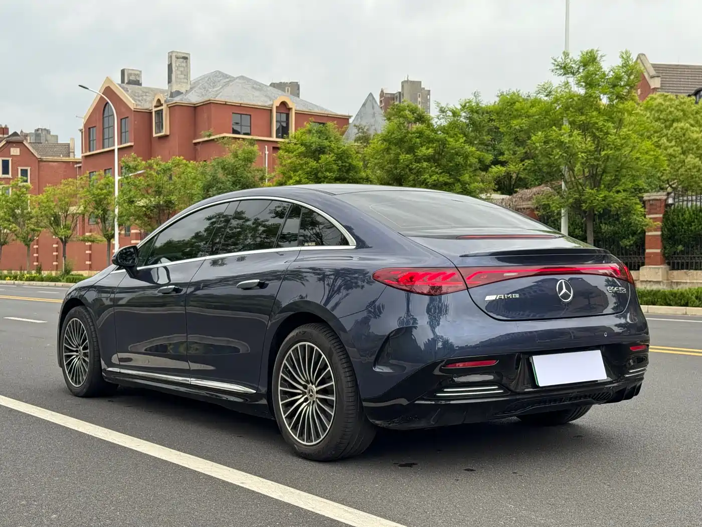 Mercedes-Benz EQE 2022 350 Luxury Edition фото 7