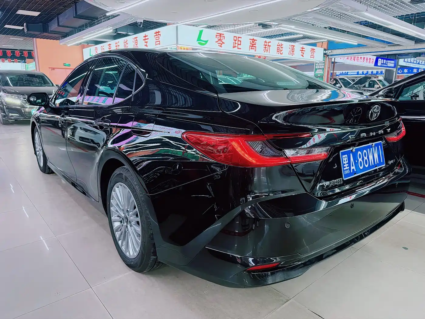 Toyota Camry 2024 Hybrid 2.0HE Elite Edition фото 6