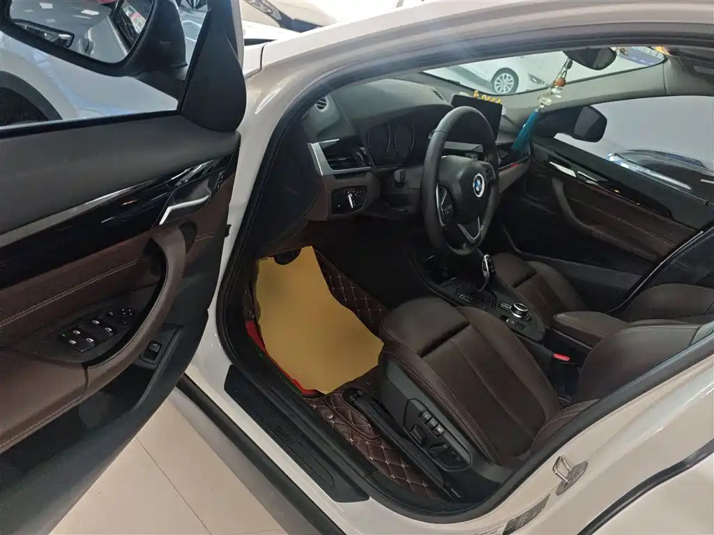 BMW X1 2020 sDrive25Li Leading Model фото 12