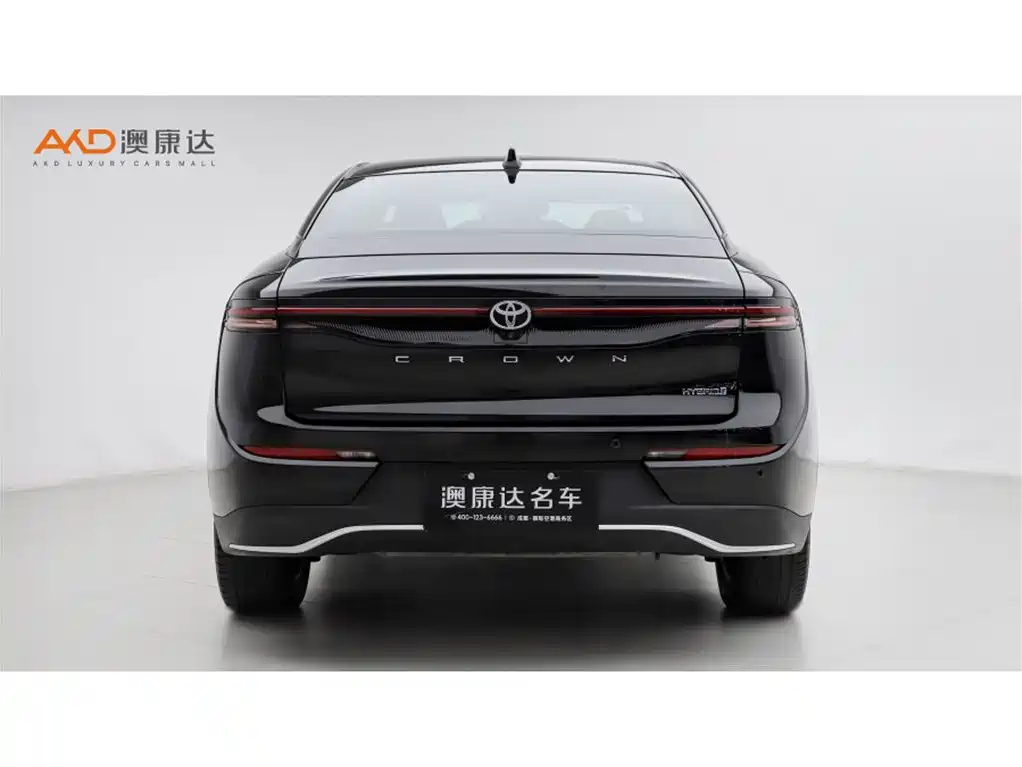Toyota Crown SportCross 2023 2.5L SportCross HEV FWD Premium Edition фото 4
