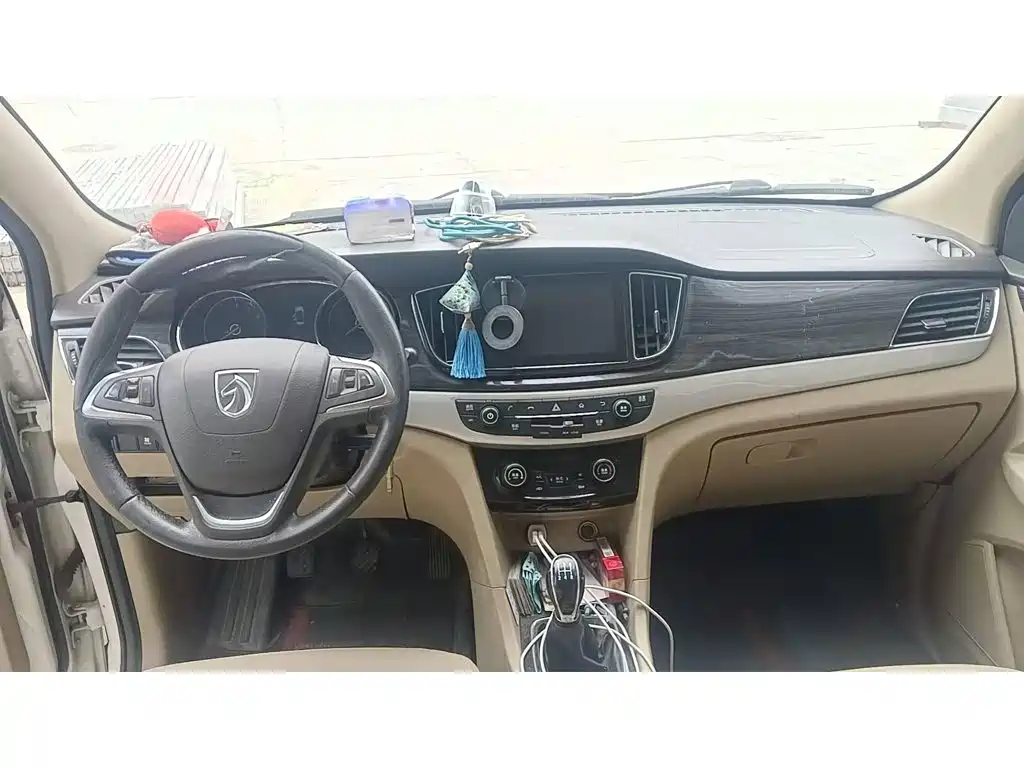 Photo 5 - Baojun 730