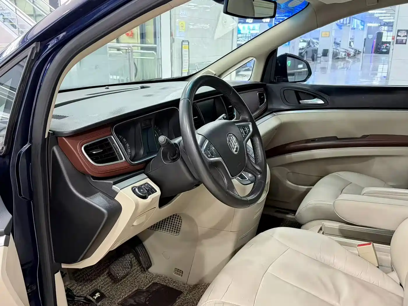Buick GL8 2017 25S Premium Model China V фото 4