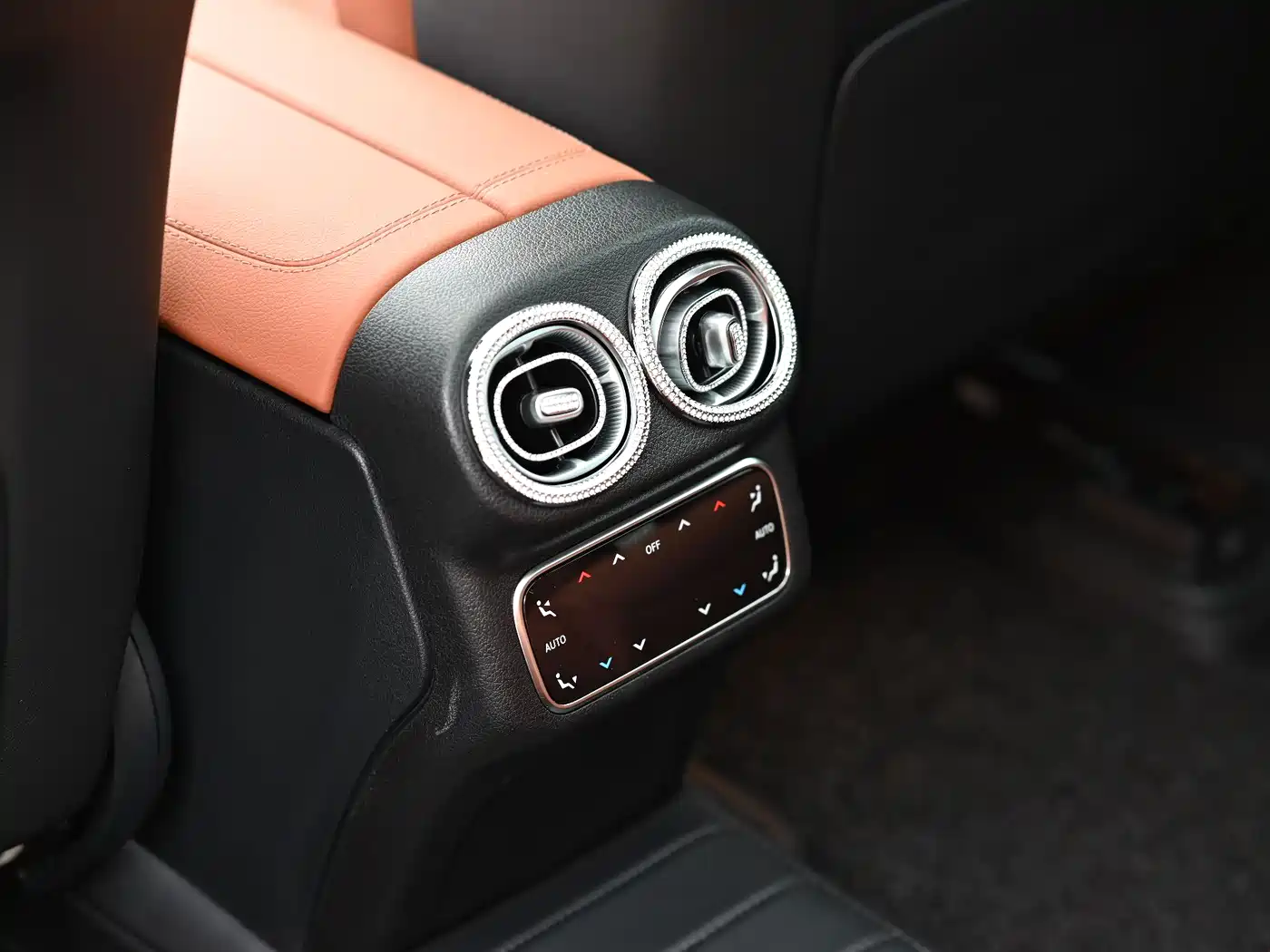 Mercedes-Benz GLC 2025 GLC 300 L 4MATIC Dynamic 5-seater фото 12