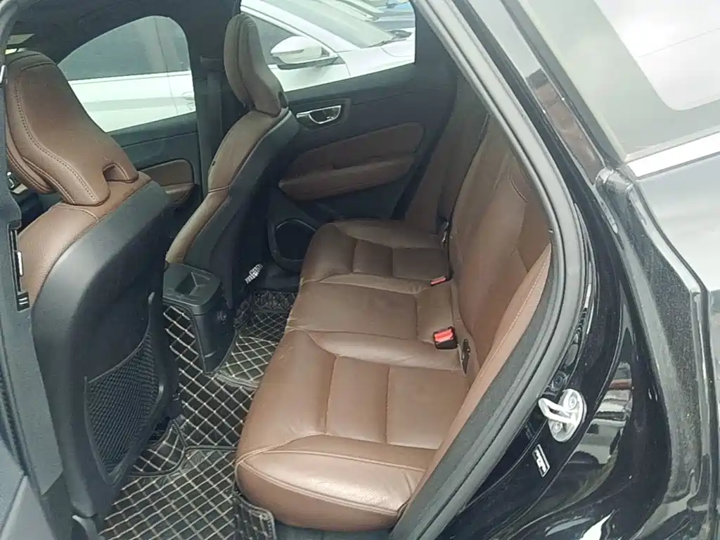Volvo XC60 Plug-in Hybrid 2024 2025 Plug-in Hybrid Long Range AWD Zhiyuan Luxury Edition