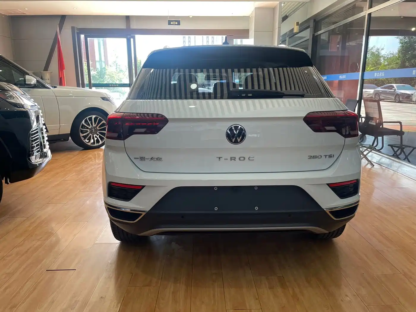 Фото 10 - Volkswagen T-ROC