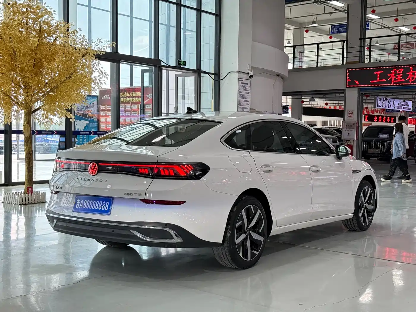 Volkswagen Lamando 2022 Lamando L 280TSI DSG Cool Edition фото 4