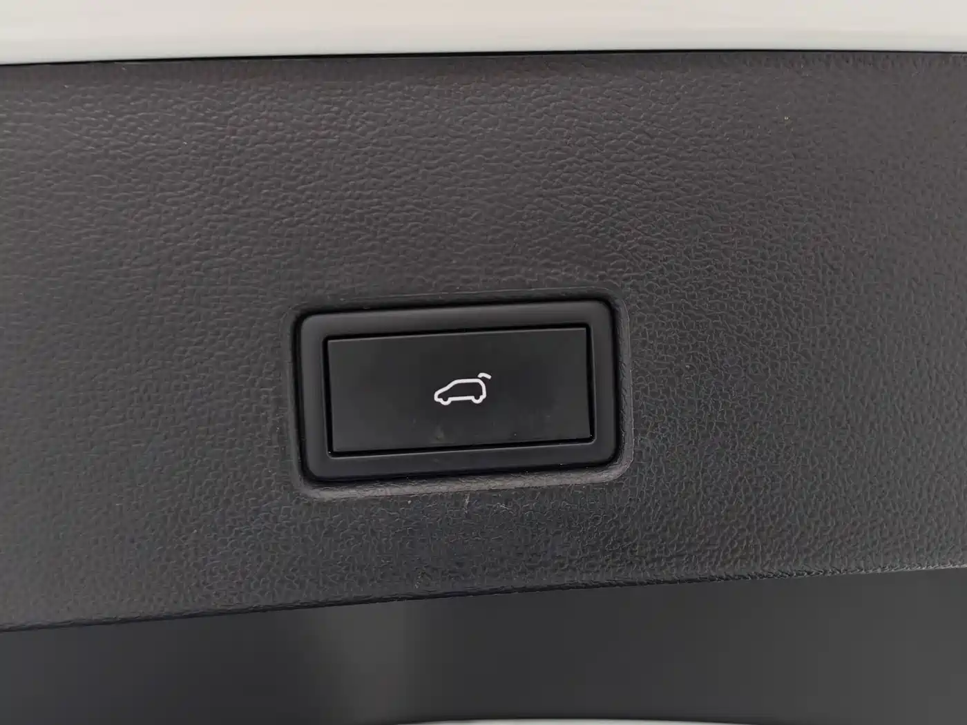 VOLKSWAGEN T ROC EXPLORING SONGS