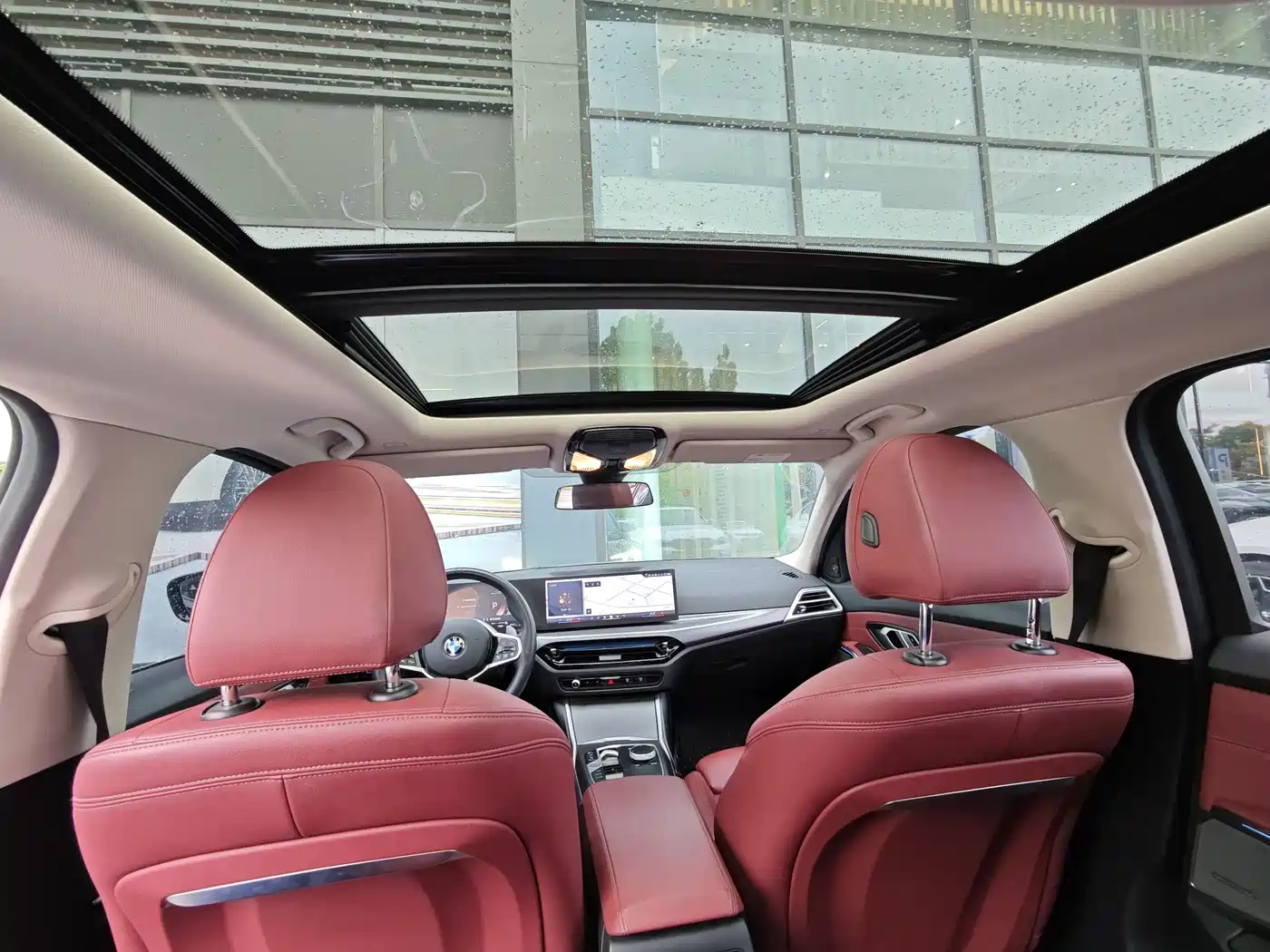 BMW 3 Series 2025 330Li M Sport Night Edition фото 9