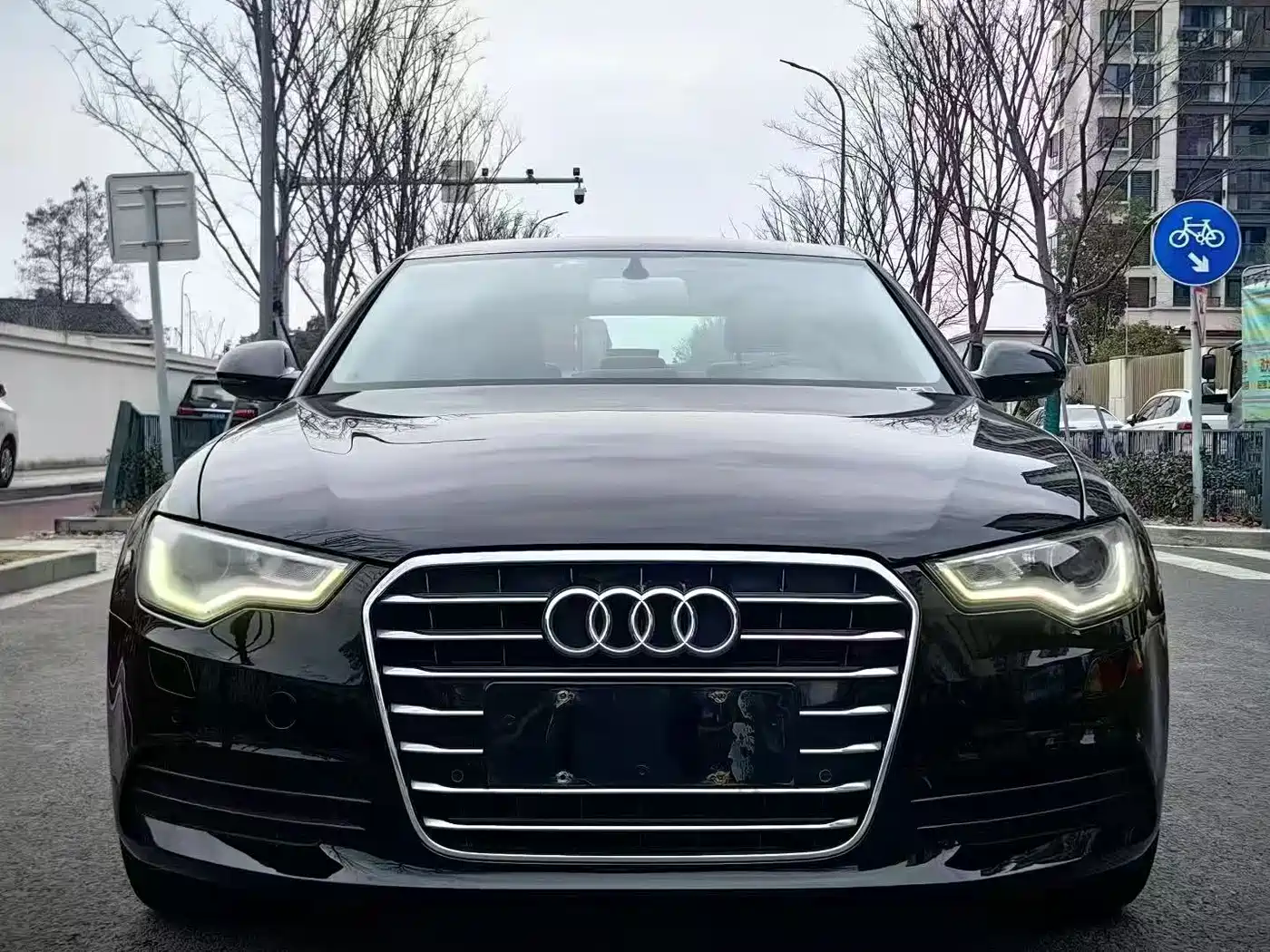 Фото 2 - Audi A6L