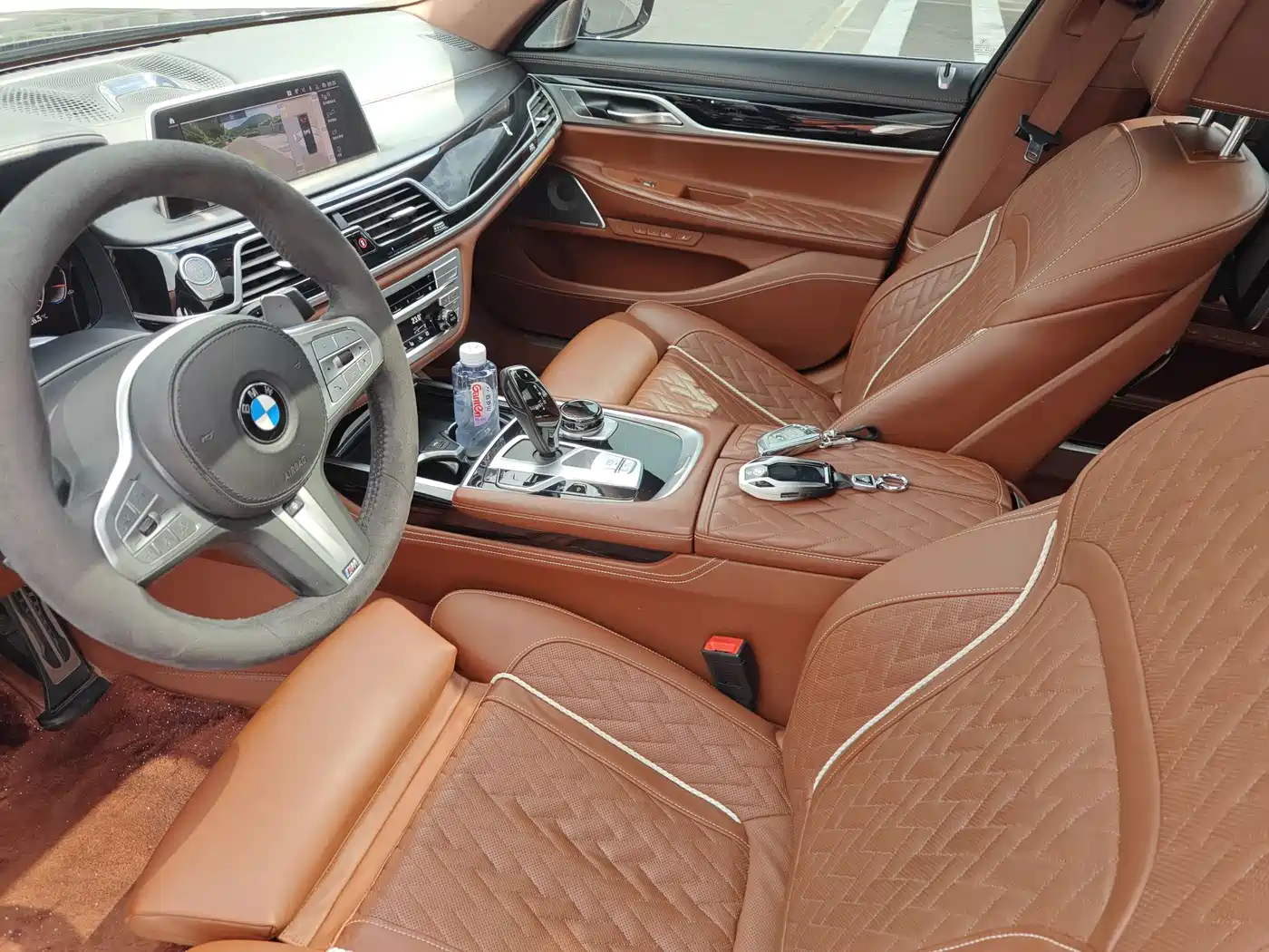 Фото 16 - BMW 7 Series