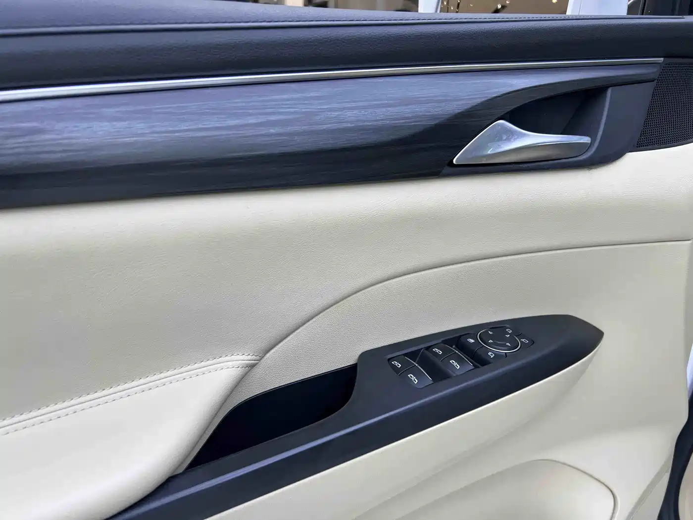 Buick GL8 2023 ES Landmaster Exclusive фото 10