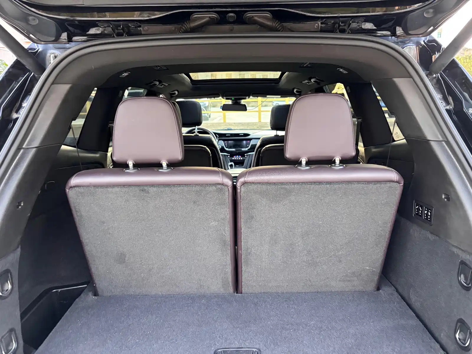 Photo 21 - Cadillac XT6