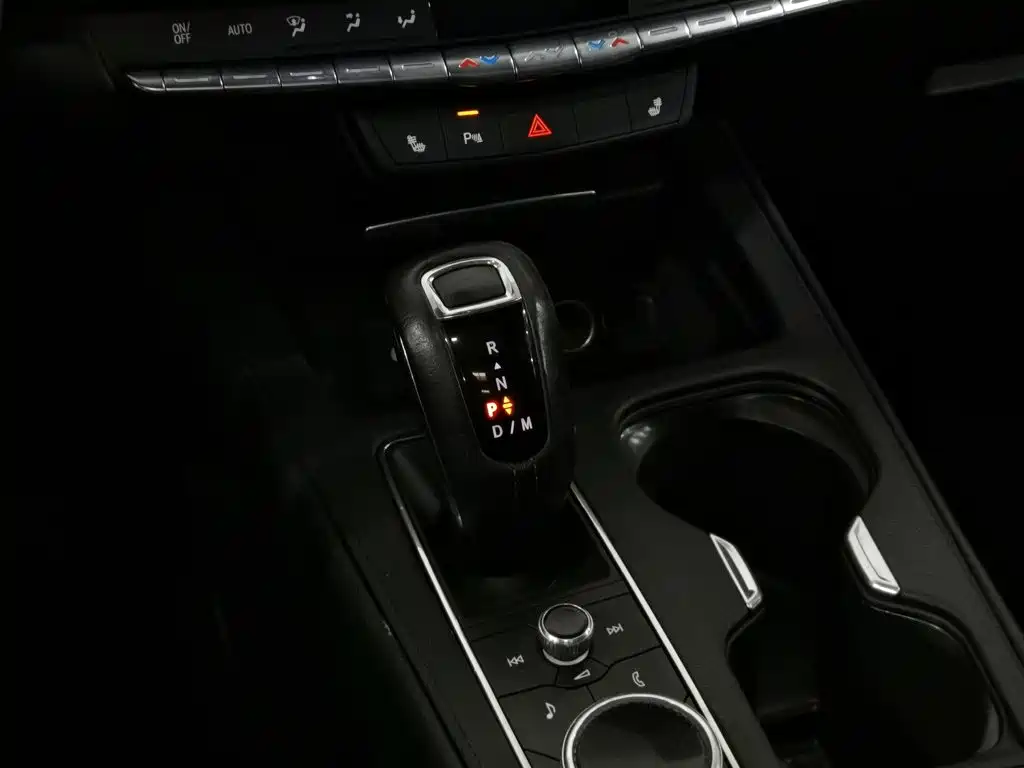 Photo 13 - Cadillac XT4