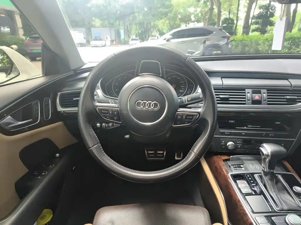 Photo 3 - Audi A7