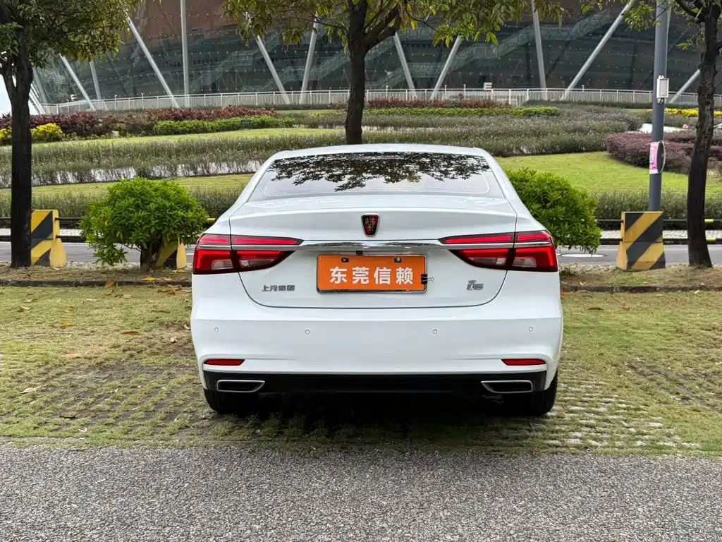 Roewe i6 2020 2020 PLUS 1.6L CVT 4G Connected Glory Holographic Edition