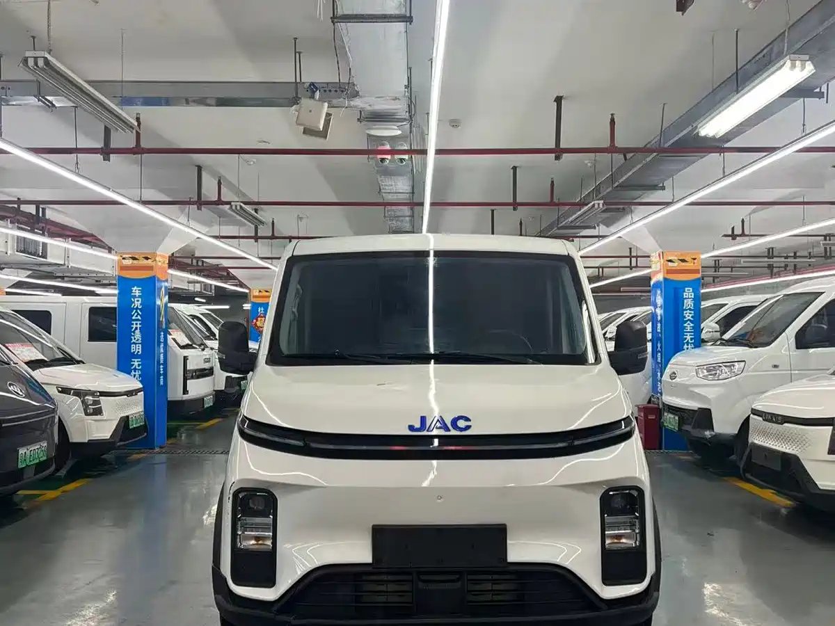 JAC Motors Van Boulevard 2024 2024 V8 Explorer Edition CATL