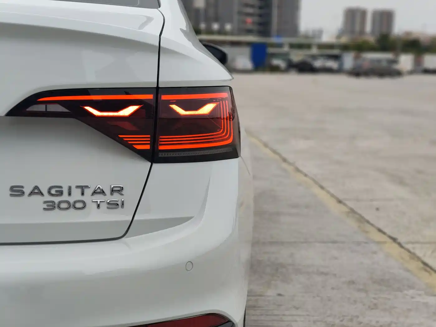 Volkswagen Sagitar 2023 300TSI DSG Surpassing Edition фото 7
