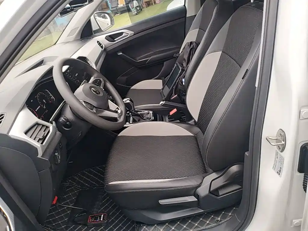 Volkswagen Tacqua 2024 2023 Model 200TSI DSG Joy Smart Connect Edition